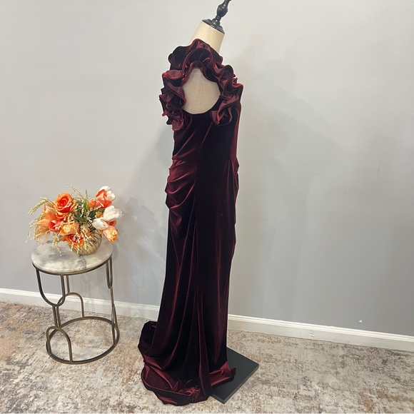 Xscape Burgundy Red Velvet Ruffled One Shoulder Maxi Formal Evening Gown Reemoly - Picture 6 of 16
